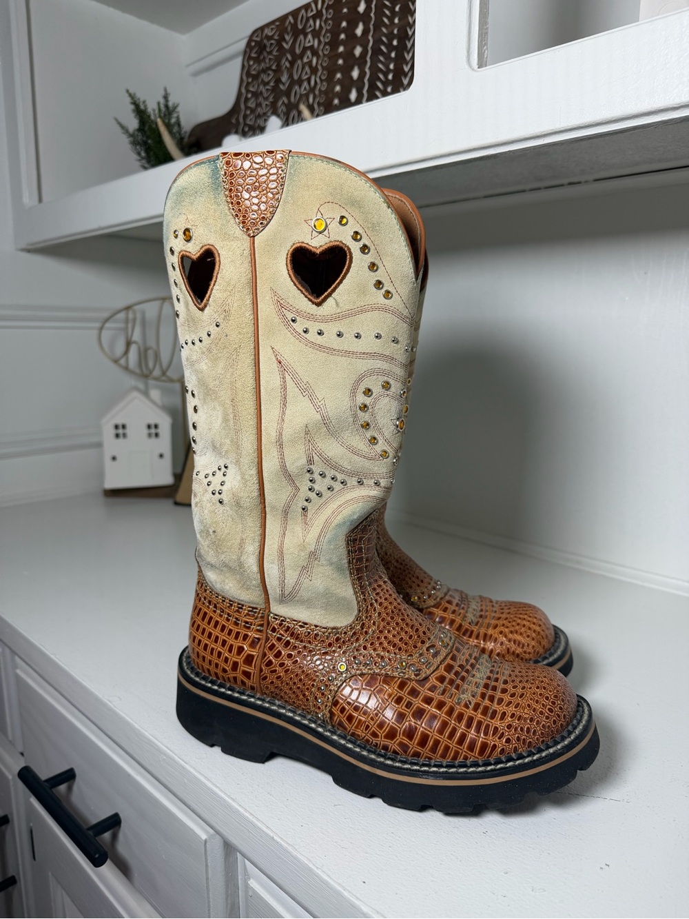 Ariat Fatbaby Cowboy Boots Women's 6.5 Brown Croc Embossed Heart Western - Picture 4 of 8